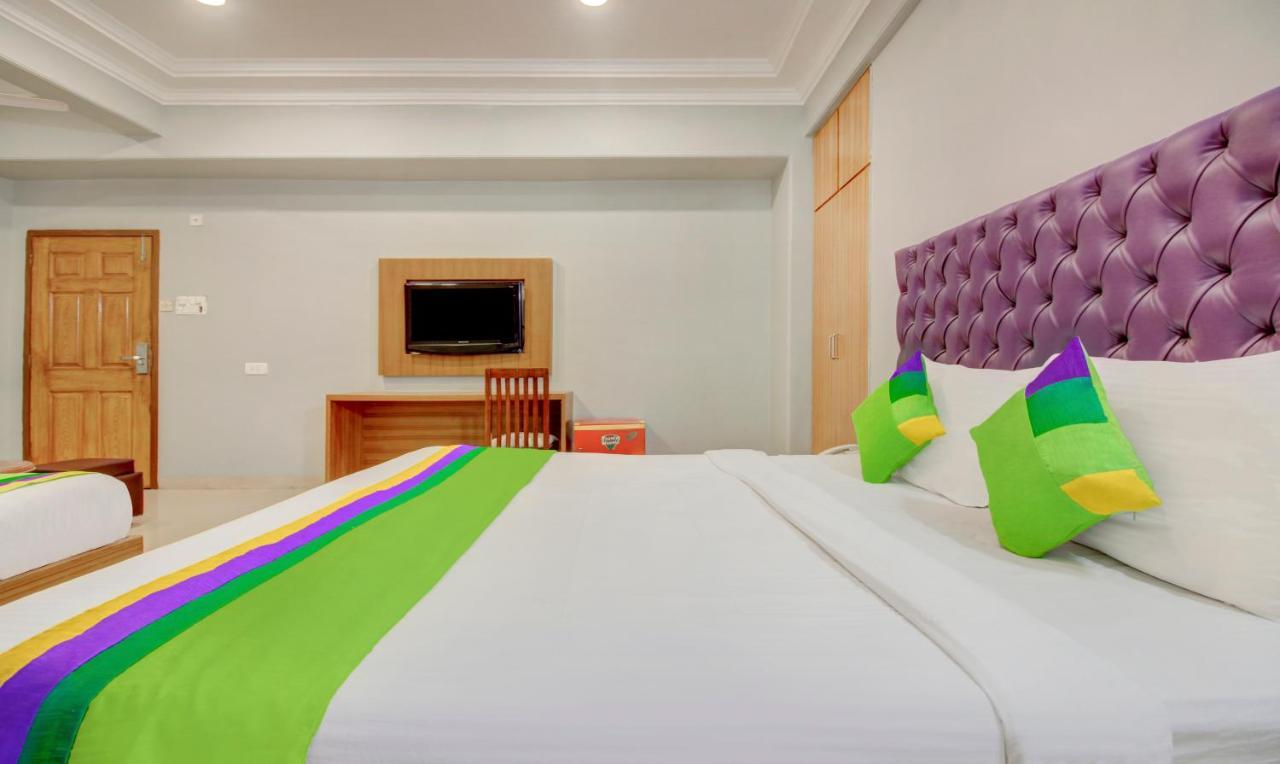 Hotel Treebo Cruz Royale Santacruz West Bombay Exterior foto