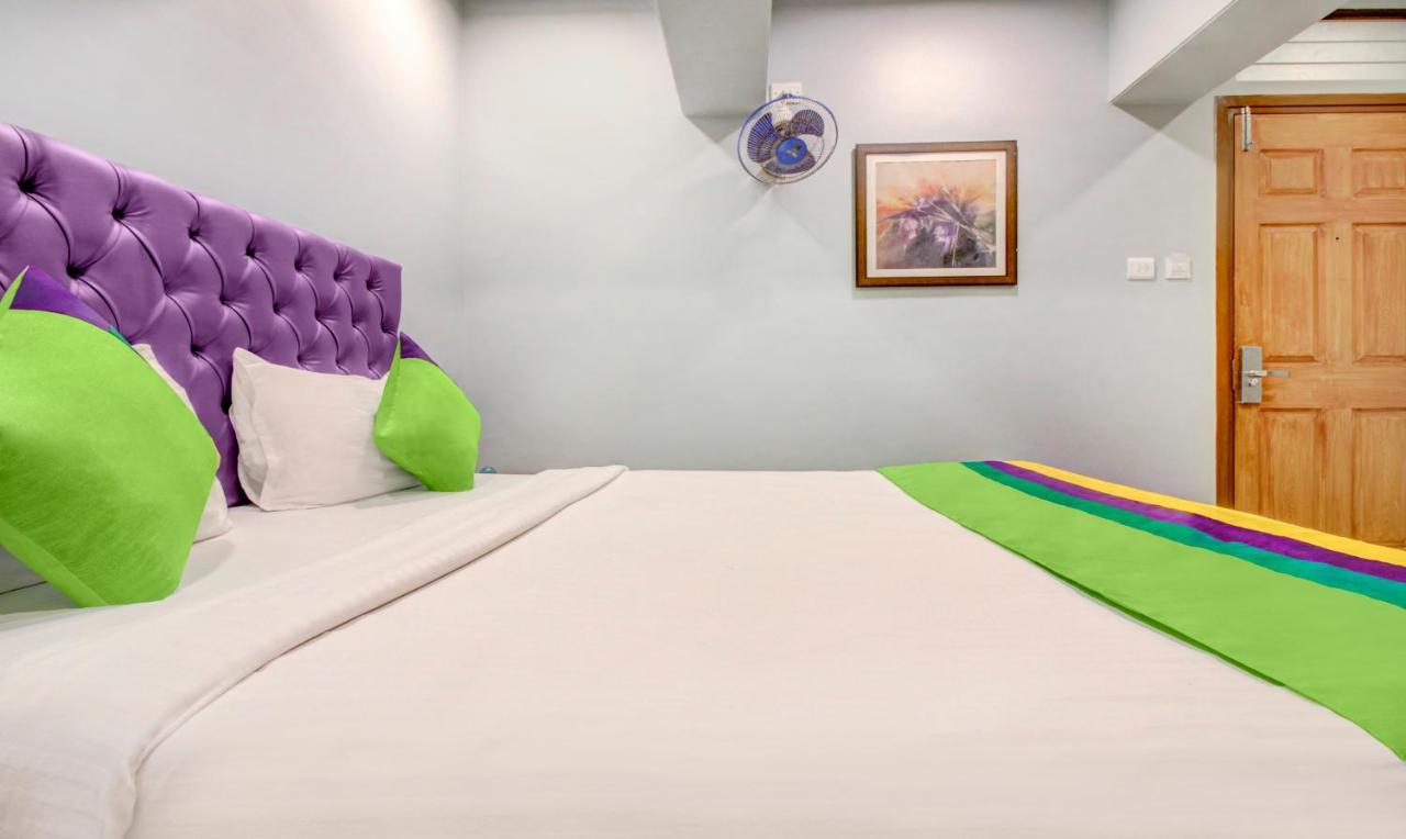 Hotel Treebo Cruz Royale Santacruz West Bombay Exterior foto
