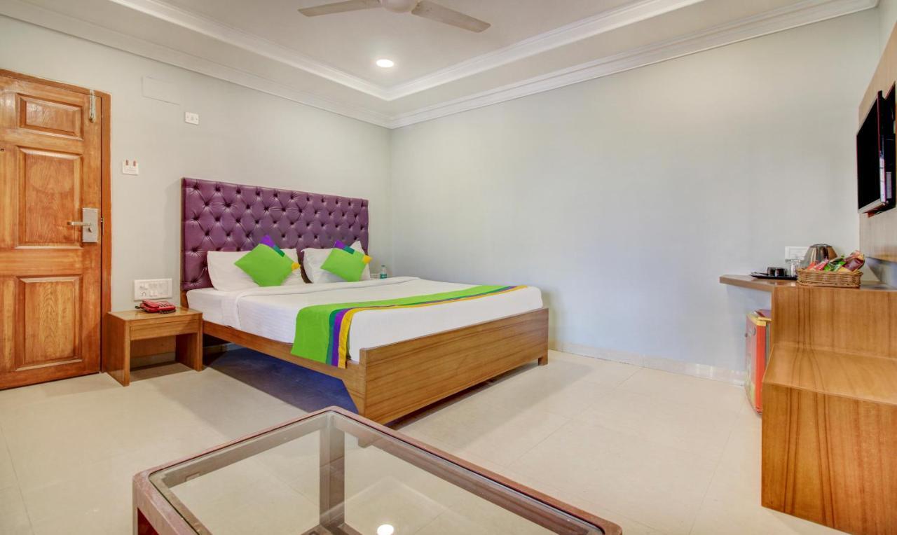 Hotel Treebo Cruz Royale Santacruz West Bombay Exterior foto