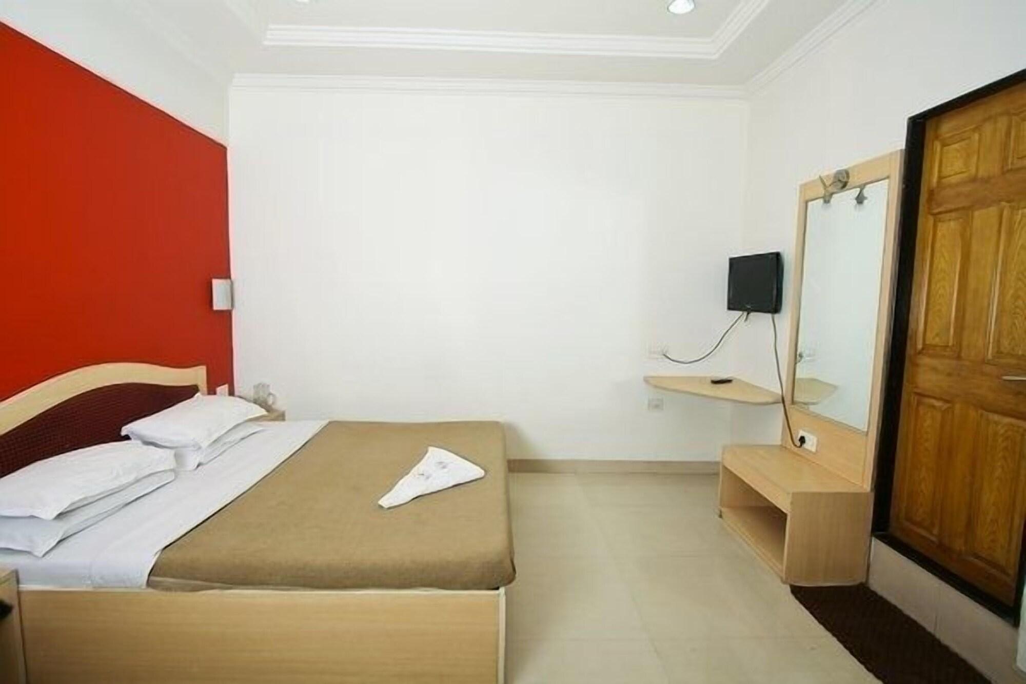 Hotel Treebo Cruz Royale Santacruz West Bombay Exterior foto