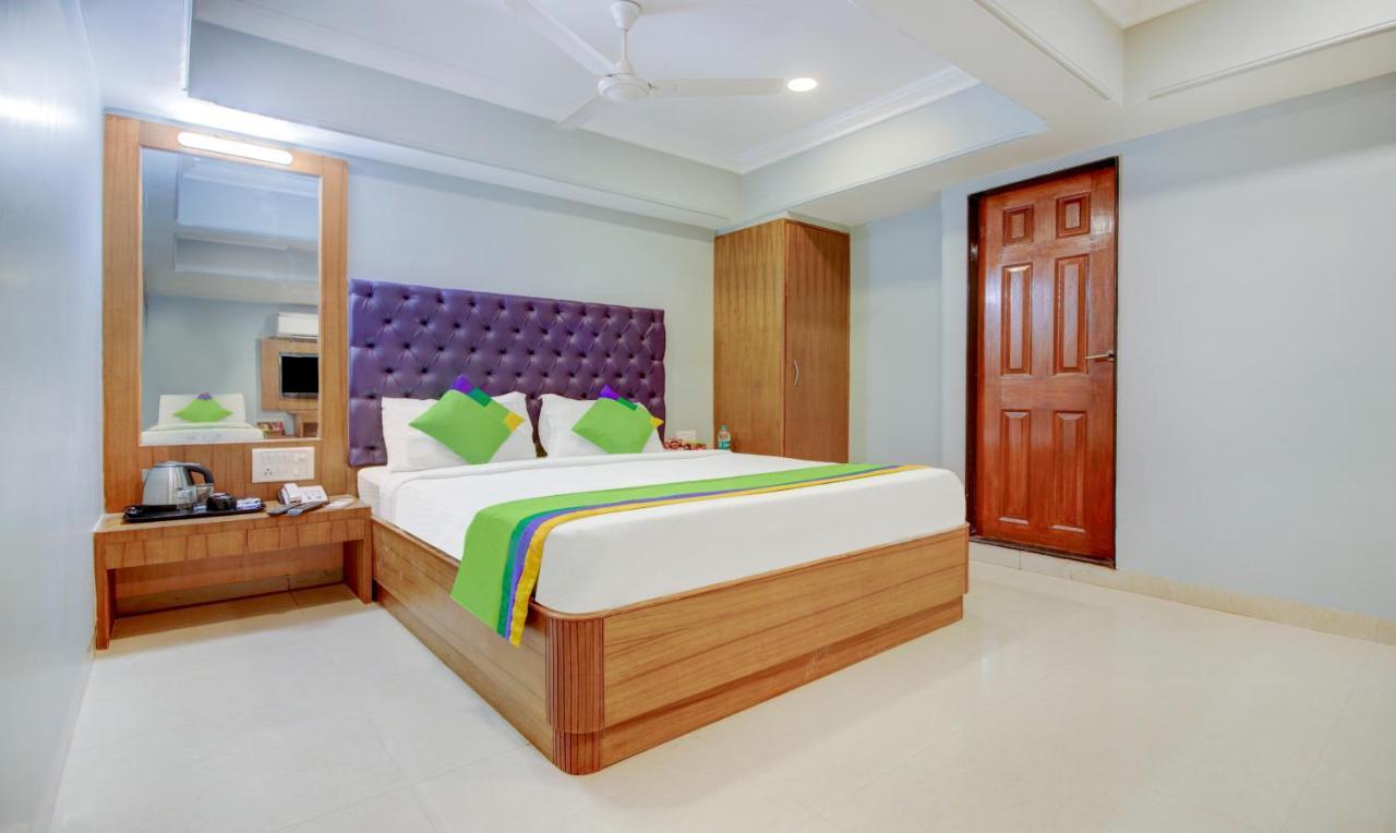 Hotel Treebo Cruz Royale Santacruz West Bombay Exterior foto
